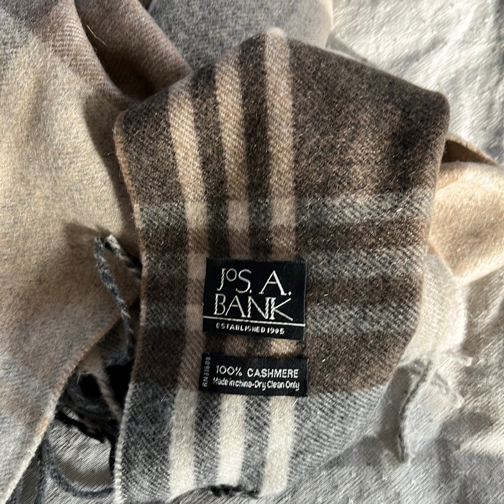 Jos A. Bank men’s cashmere scarf